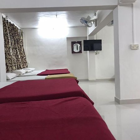 Hotel Priti International マプサ エクステリア 写真