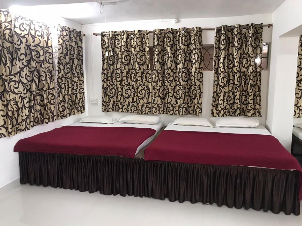 Hotel Priti International マプサ エクステリア 写真